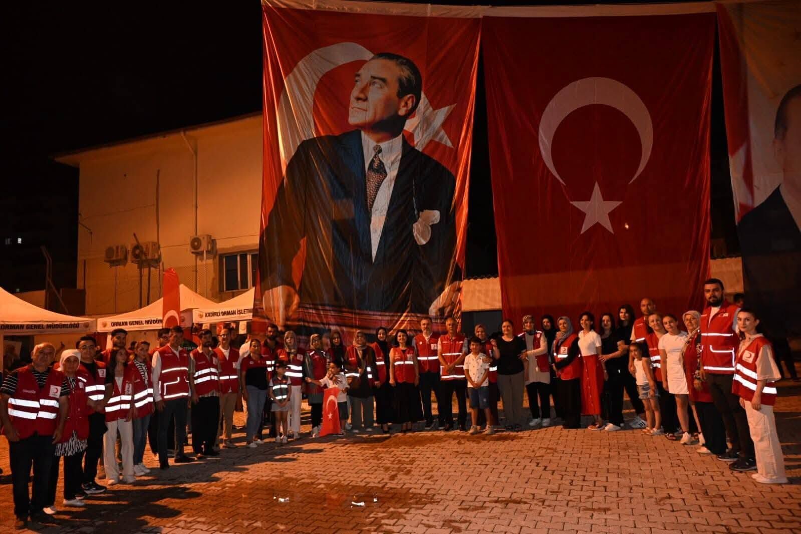 Kızılay Kadirli'den 15 Temmuz Programına İkram Desteği (7)