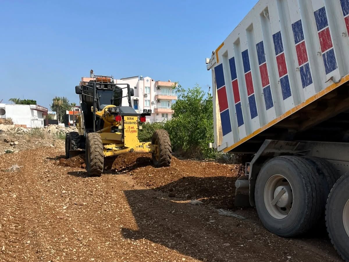 Mahallelerde Asfalt Seferberliği Tüm Hızıyla Sürüyor