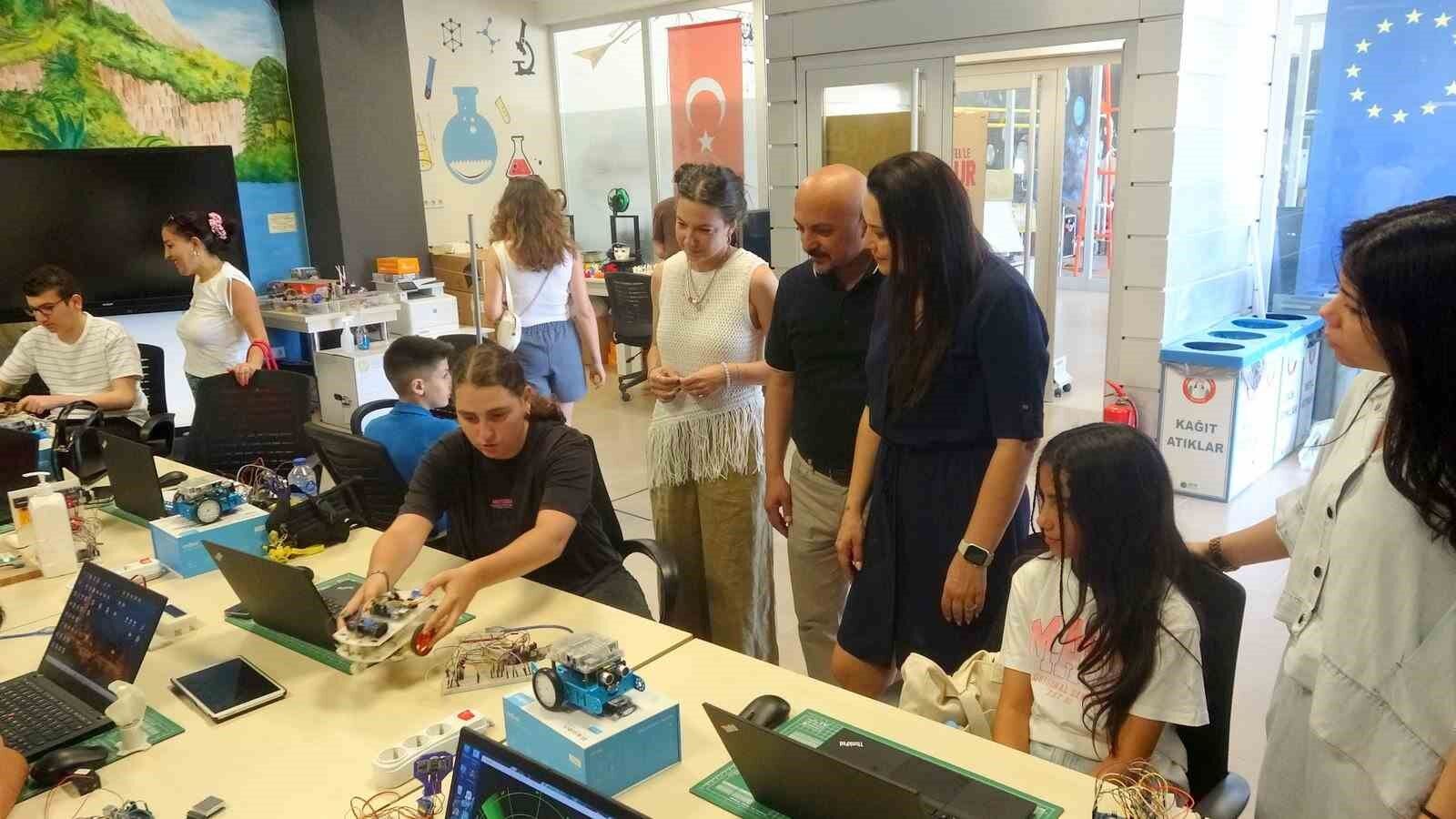 Menteşe’de Çocuklar Robotik Projelerini Sergiledi2