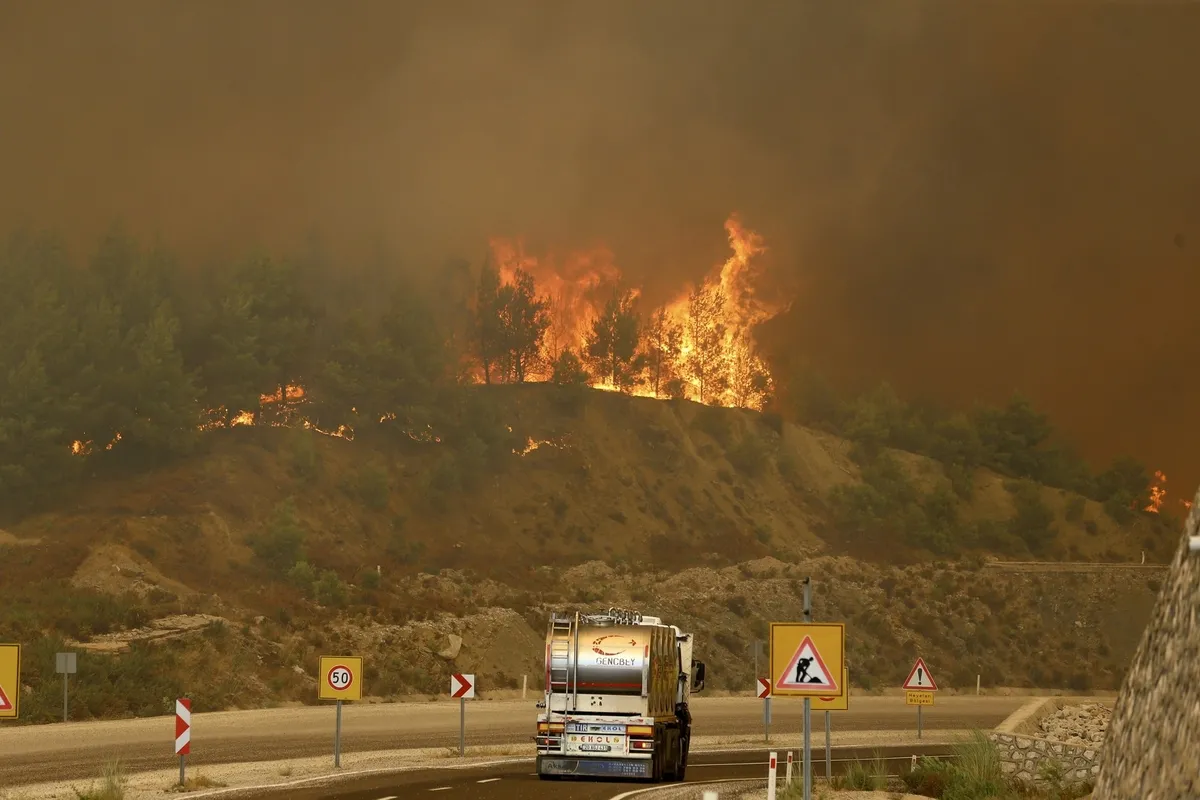 Muğla’da Alev Alarmı Orman Yangını Büyüyor2