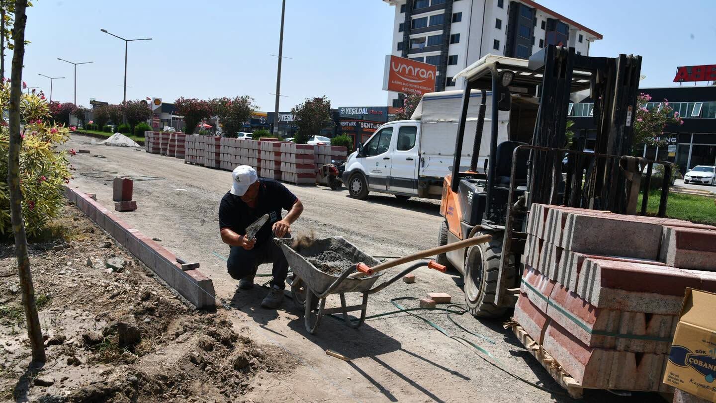 Musa Şahin Bulvarı Ve Akyar Caddesi Yenileniyor2