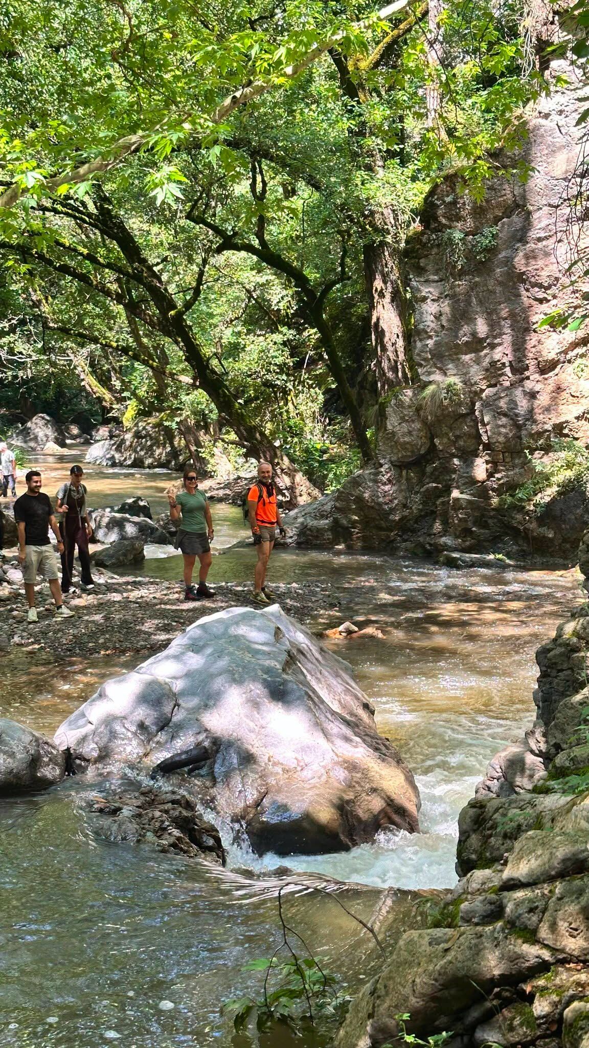 Osmaniye Cebel’de Makmusa Şelalesi Doğa Severleri Büyüledi7