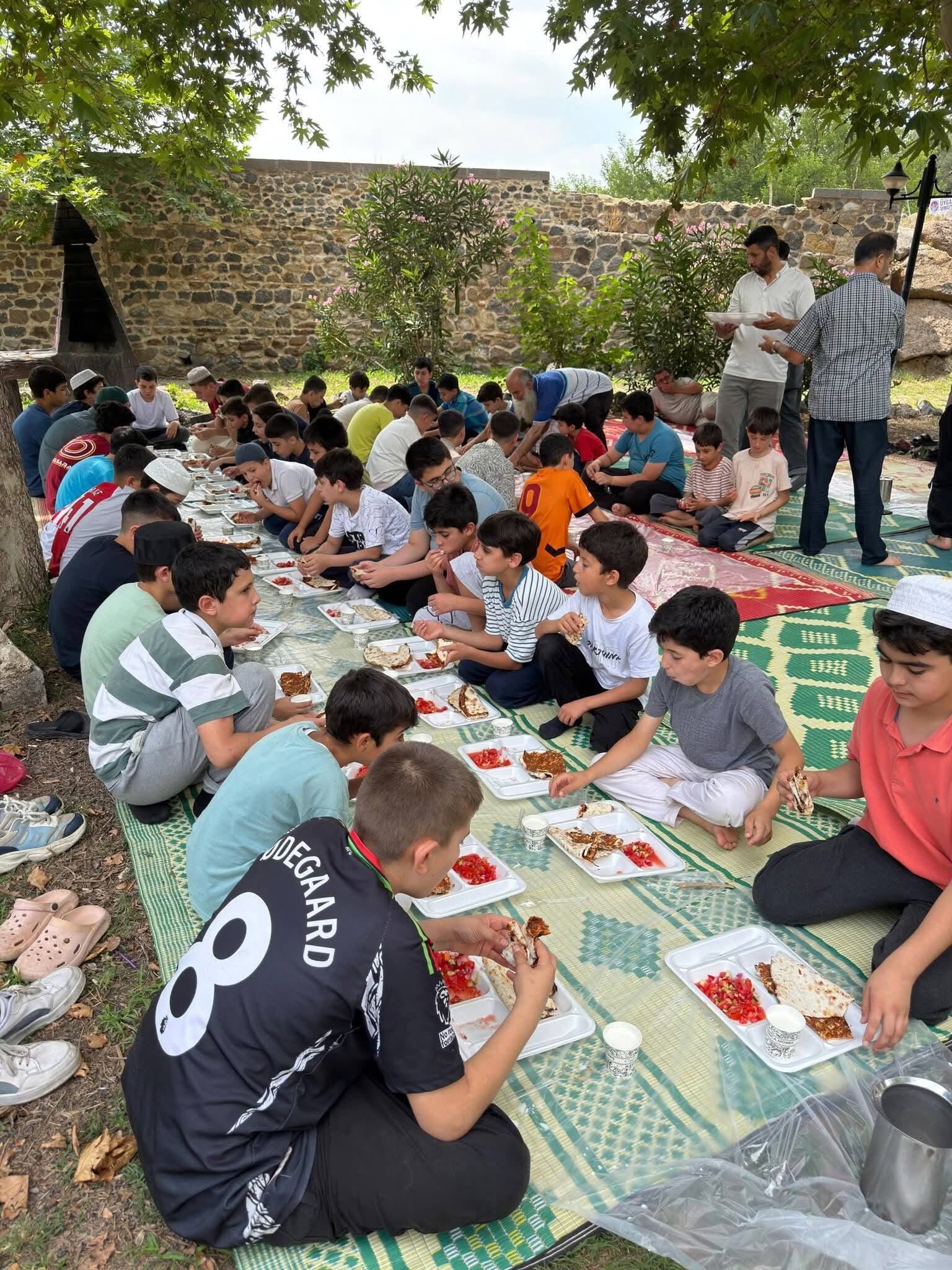 Osmaniye Düziçi'nde Hafızlık Öğrencilerine Piknik Etkinliği4