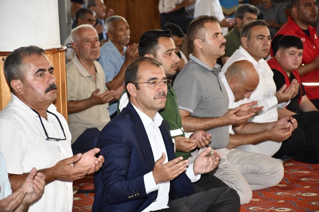 Osmaniye Kadirli’de Şehitler Dualarla Yâd Edildi2