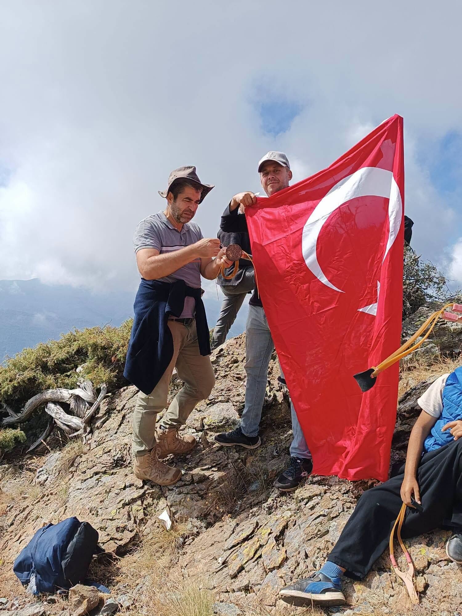 Osmaniye Küllü Köyü’nde 19. Daza Bayrak Şenliği Coşkusu5