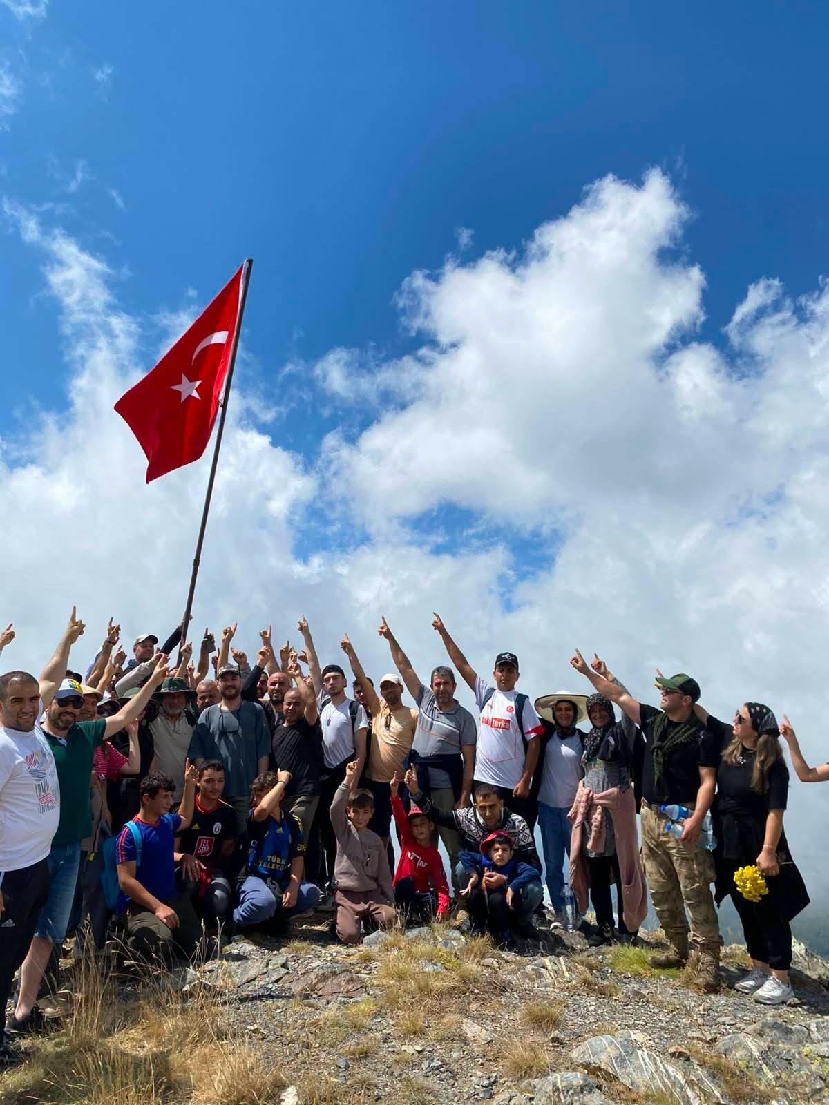 Osmaniye Küllü Köyü'nde Vatan Sevgisi Zirveye Taşındı (3)