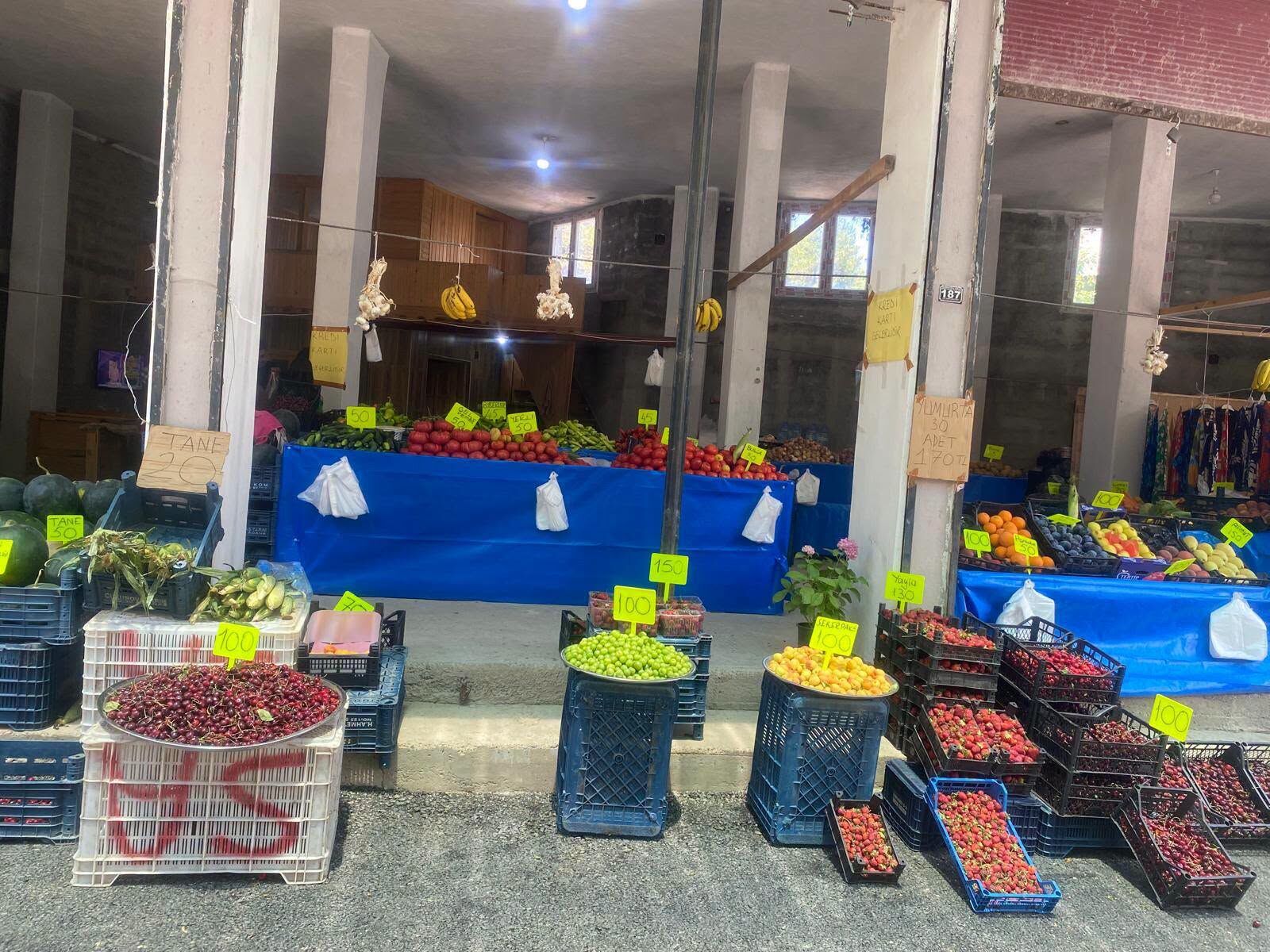 Osmaniye Zorkun’da Manav Ve Konfeksiyona Yoğun İlgi8-1
