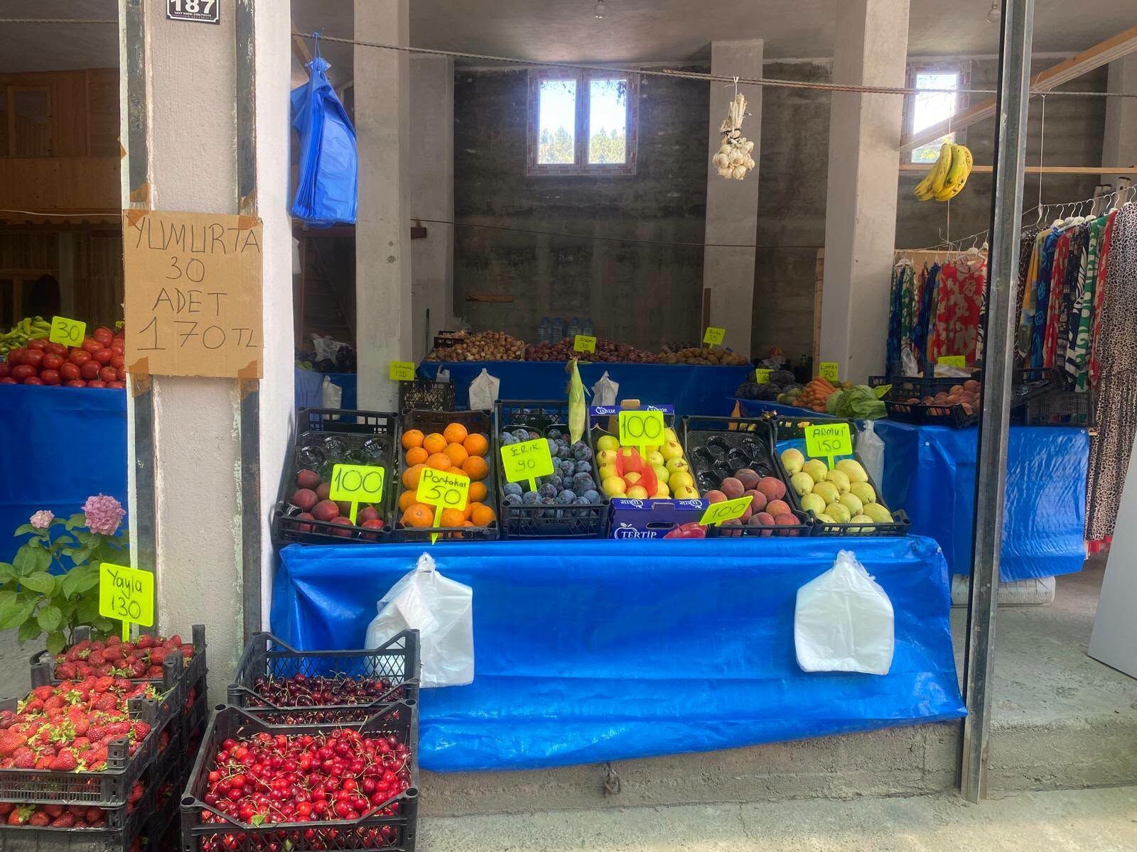 Osmaniye Zorkun’da Manav Ve Konfeksiyona Yoğun İlgi9-1