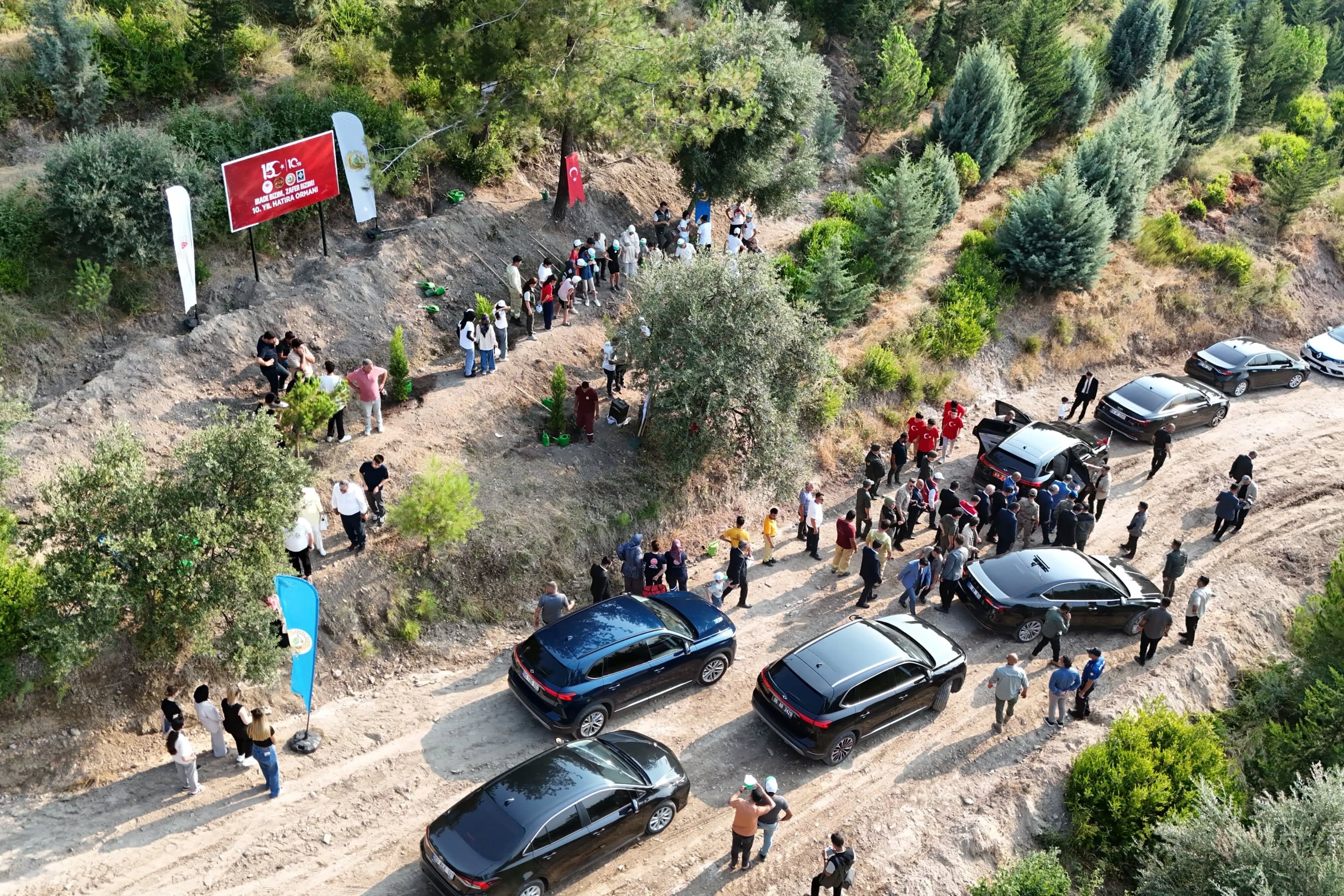 Osmaniye'de 15 Temmuz Anısına Fidanlar Toprakla Buluştu (2)