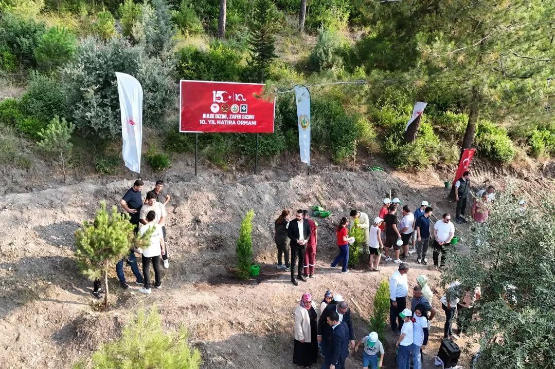 Osmaniye'de 15 Temmuz Anısına Fidanlar Toprakla Buluştu (4)