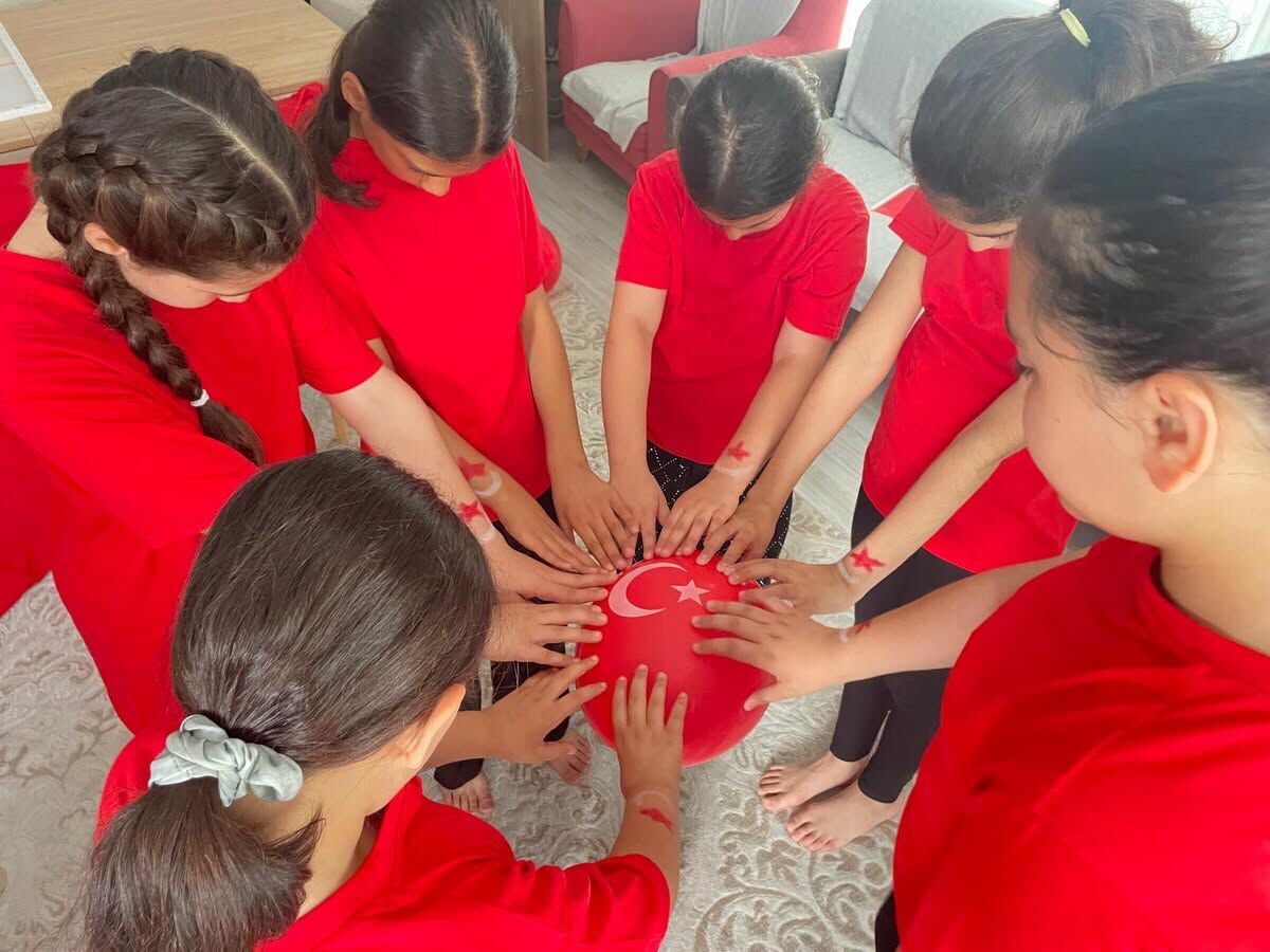 Osmaniye’de Çocuklar Bayraklarla 15 Temmuz’u Andı2