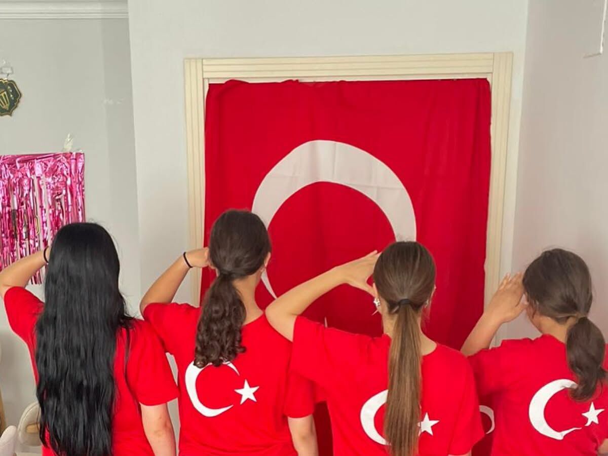 Osmaniye’de Çocuklar Bayraklarla 15 Temmuz’u Andı3