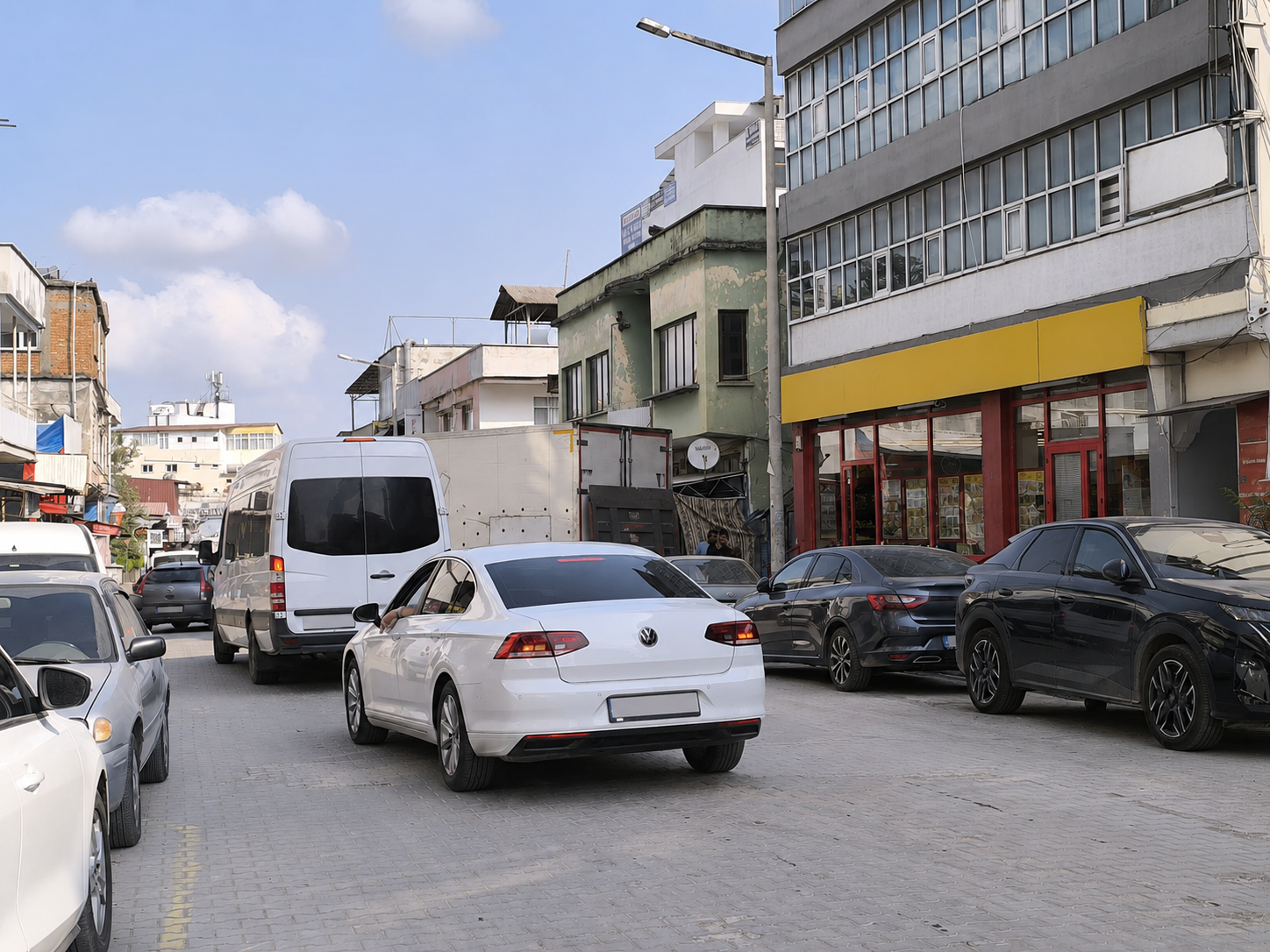 Osmaniye'de Market Sevkiyatları Trafiği Kilitliyor (1)