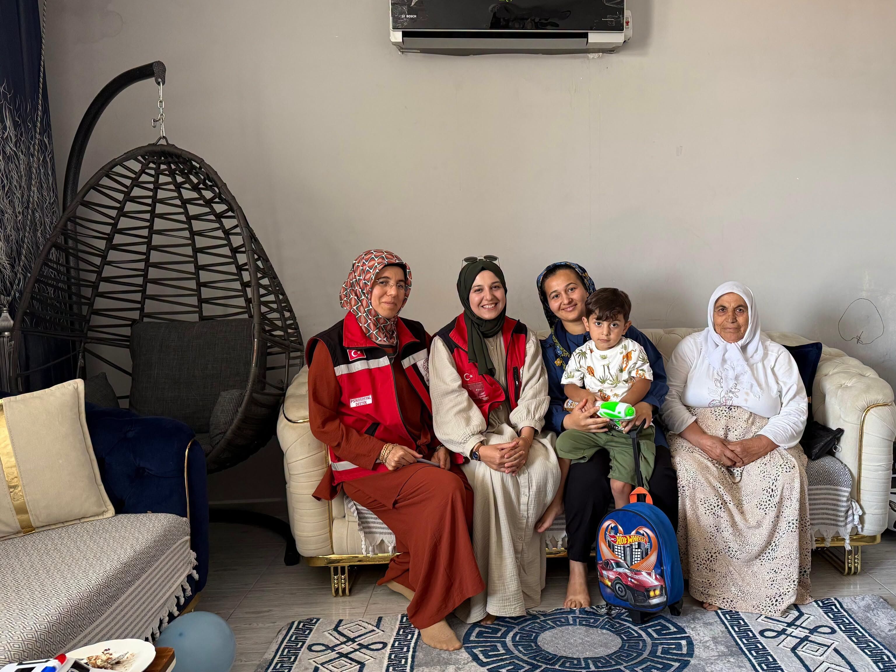 Osmaniye’de Minik Çocuğa Doğum Günü Sürprizi (2)