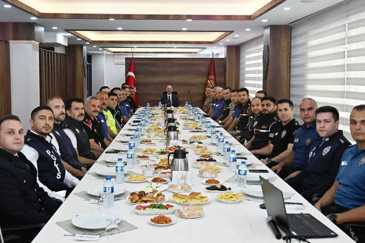 Osmaniye'de Terfi Eden Amirlere Yeni Apoletleri Takıldı (2)