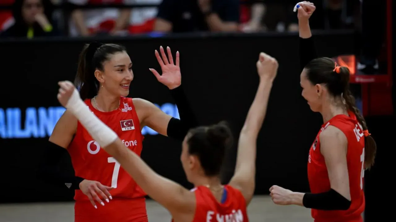 Polonya Türkiye Voleybol Maçı Heyecanı Başlıyor2