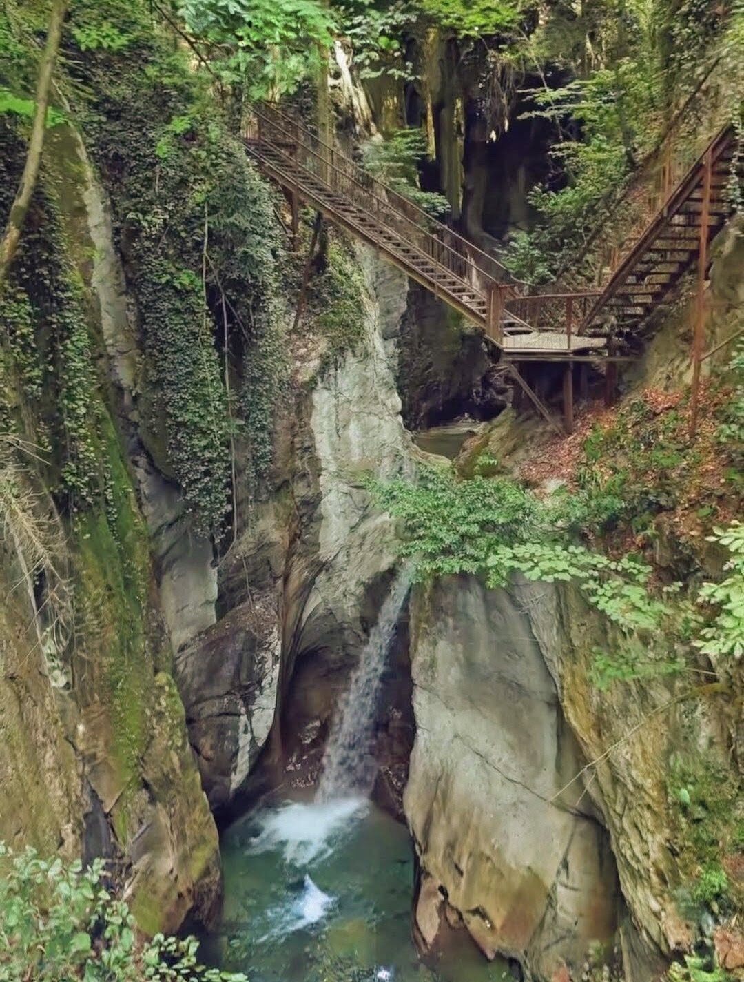 Samandere Şelalesi Doğaseverlerin Gözdesi Oluyor