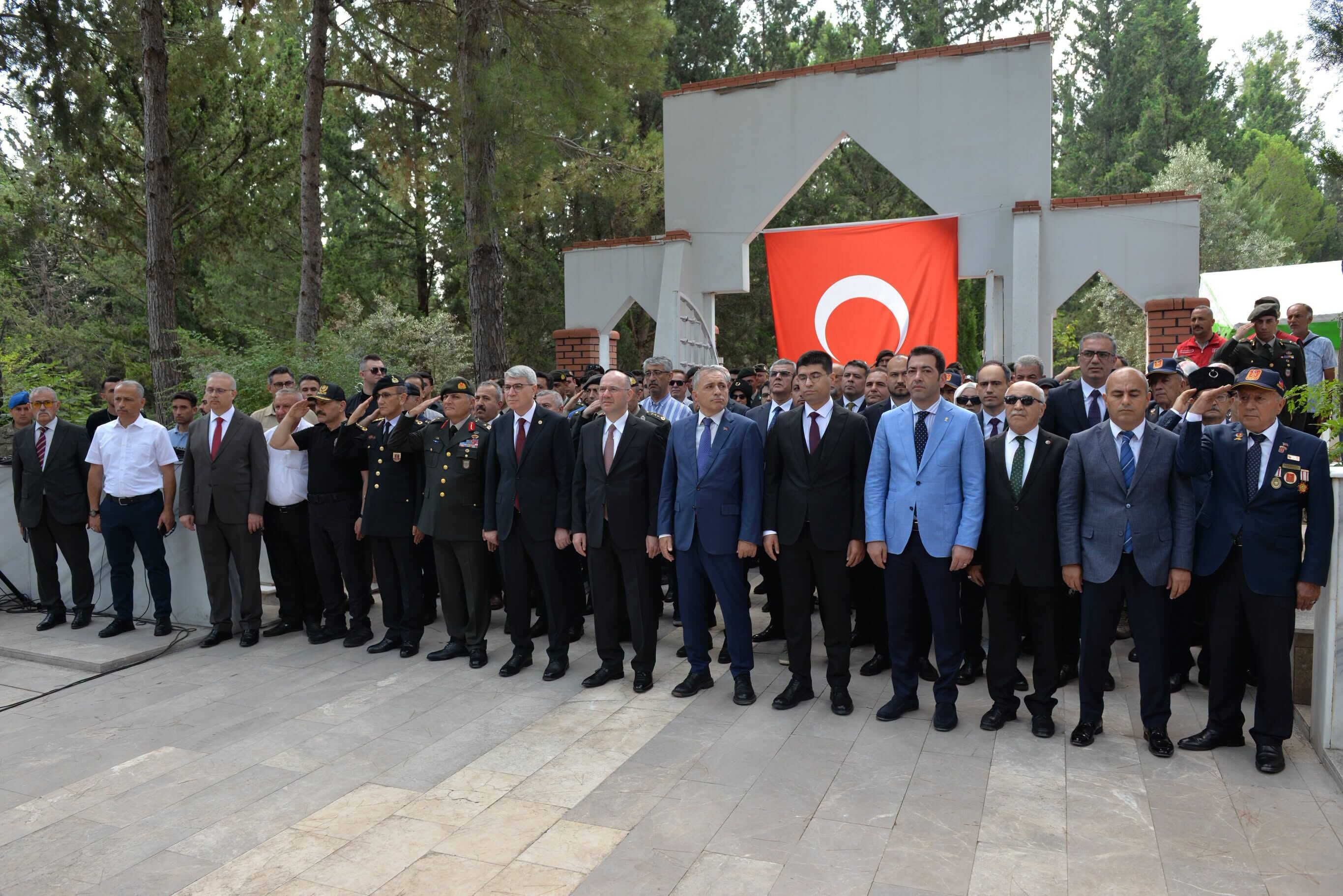 Seydi Gülsoy Osmaniye’de Şehitleri Dualarla Andı4