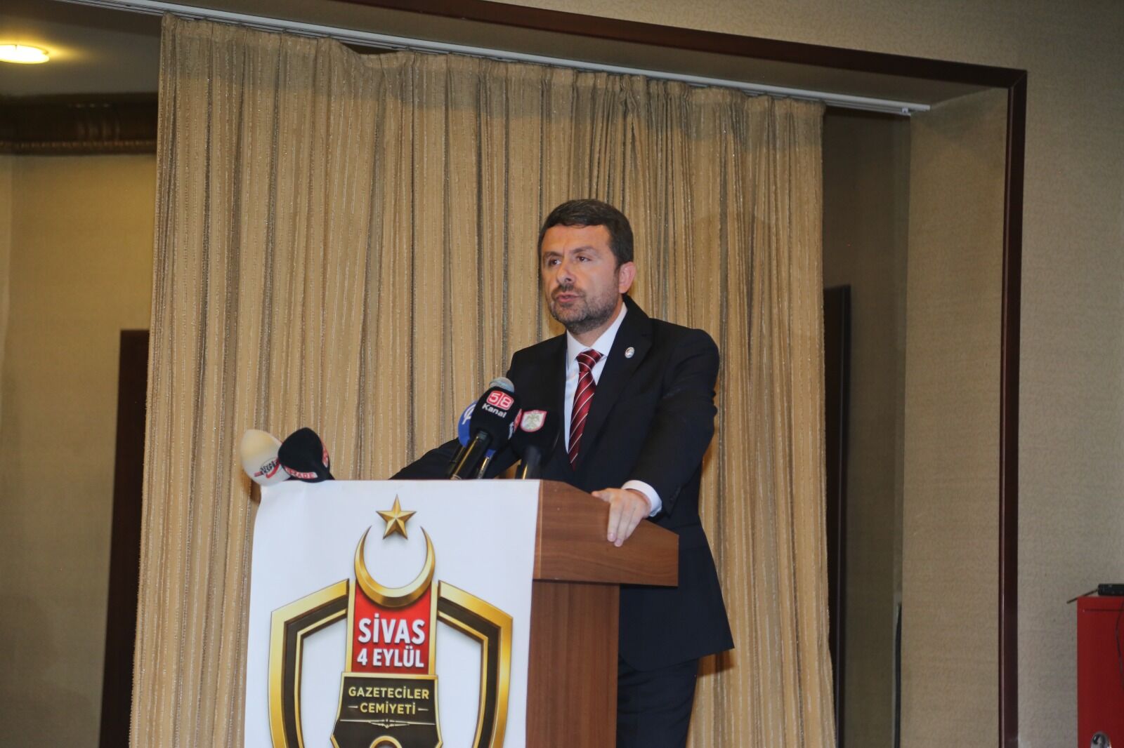 Si̇vas Gazeteci̇ler Ccemi̇yet Gece2