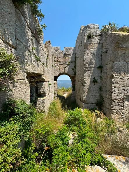 St. Simon Manastırı Tarihiyle Ziyaretçileri Büyülüyor1