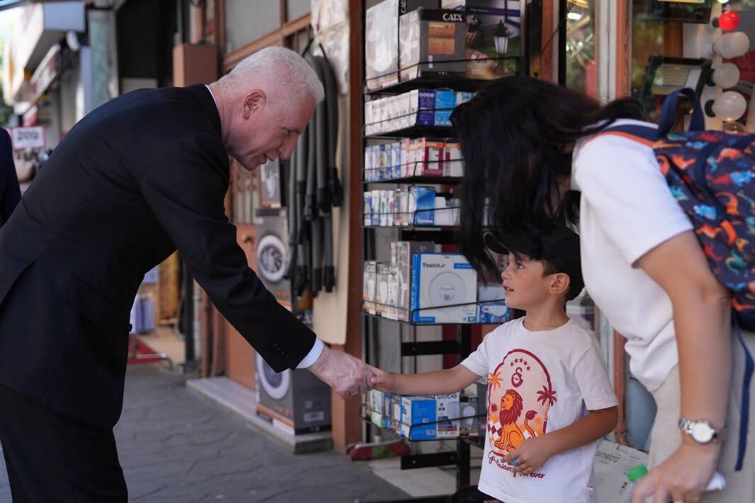 Vali Davut Gül Kasımpaşa’da Esnafla Buluştu3