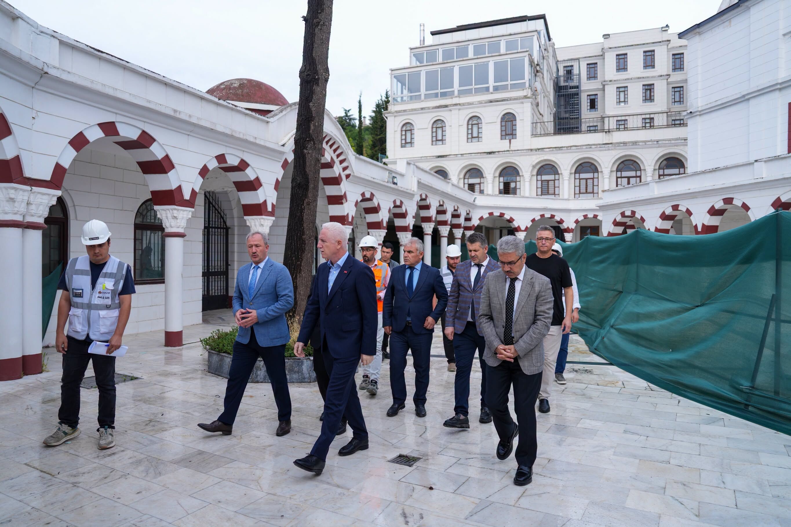 Vali Davut Gül Üsküdar’daki Yurt İnşaatını İnceledi2