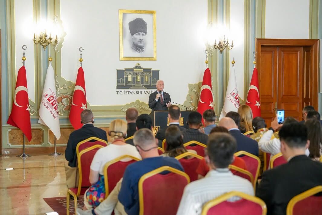Vali Gül 21 Ülkeden Gelen Gazetecilerle Buluştu2