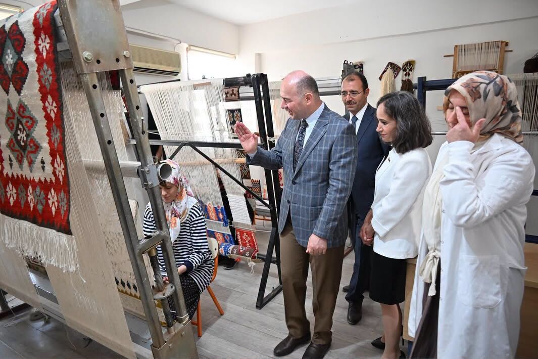 Vali Serdengeçti Aile Destek Merkezi'ni Ziyaret Etti2
