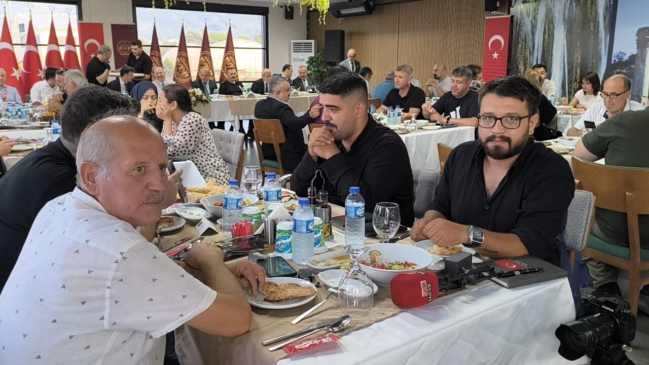 Vali Serdengeçti Osmaniye'de Basın Mensupları Ile Bir Araya Geldi2