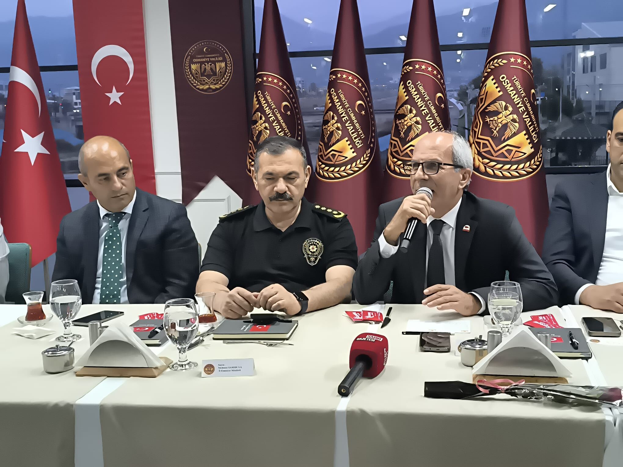Vali Serdengeçti Osmaniye'de Basın Mensupları Ile Bir Araya Geldi5