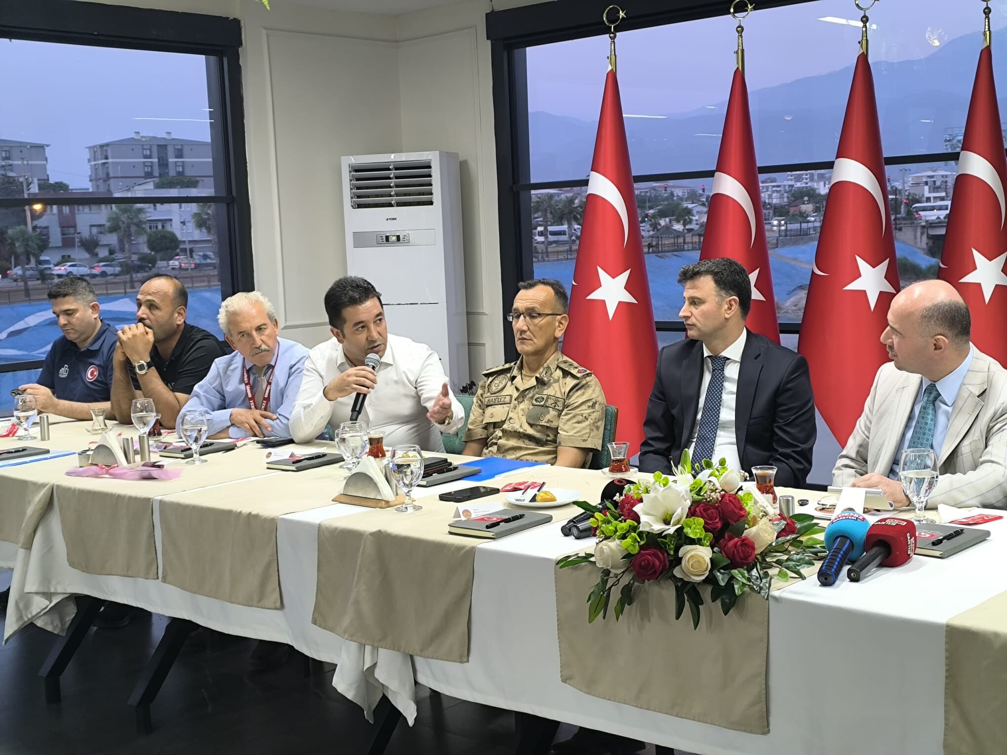 Vali Serdengeçti Osmaniye'de Basın Mensupları Ile Bir Araya Geldi6