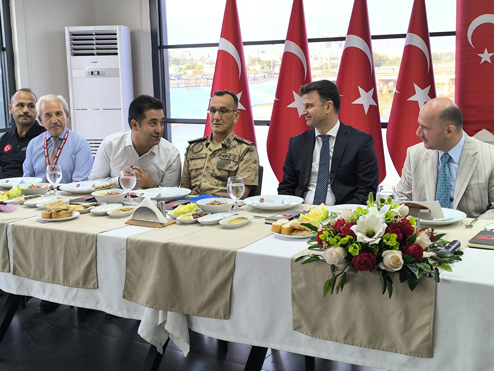 Vali Serdengeçti Osmaniye'de Basın Mensupları Ile Bir Araya Geldi8