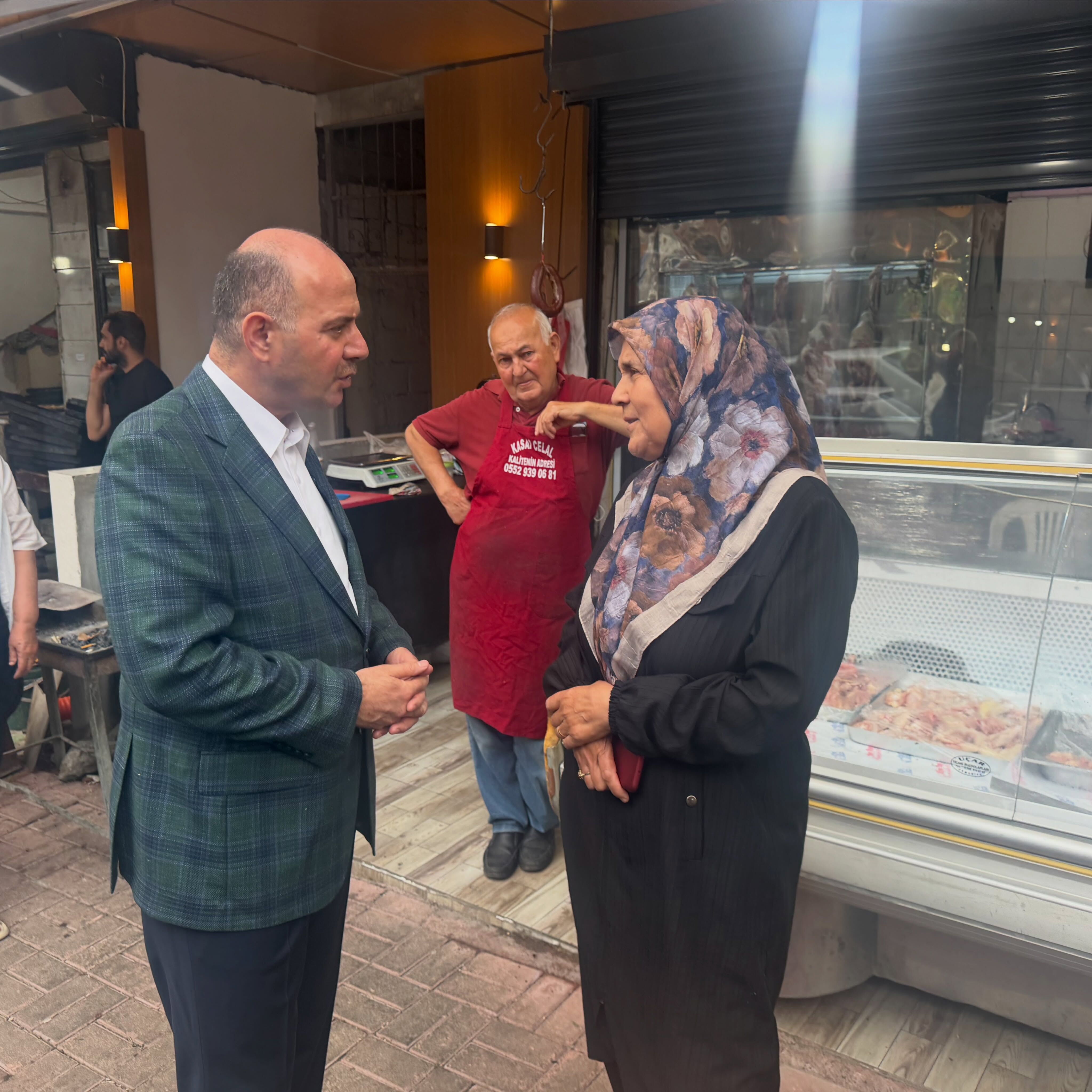 Vali Serdengeçti Zorkun Çarşısında Esnafla Buluştu (6)