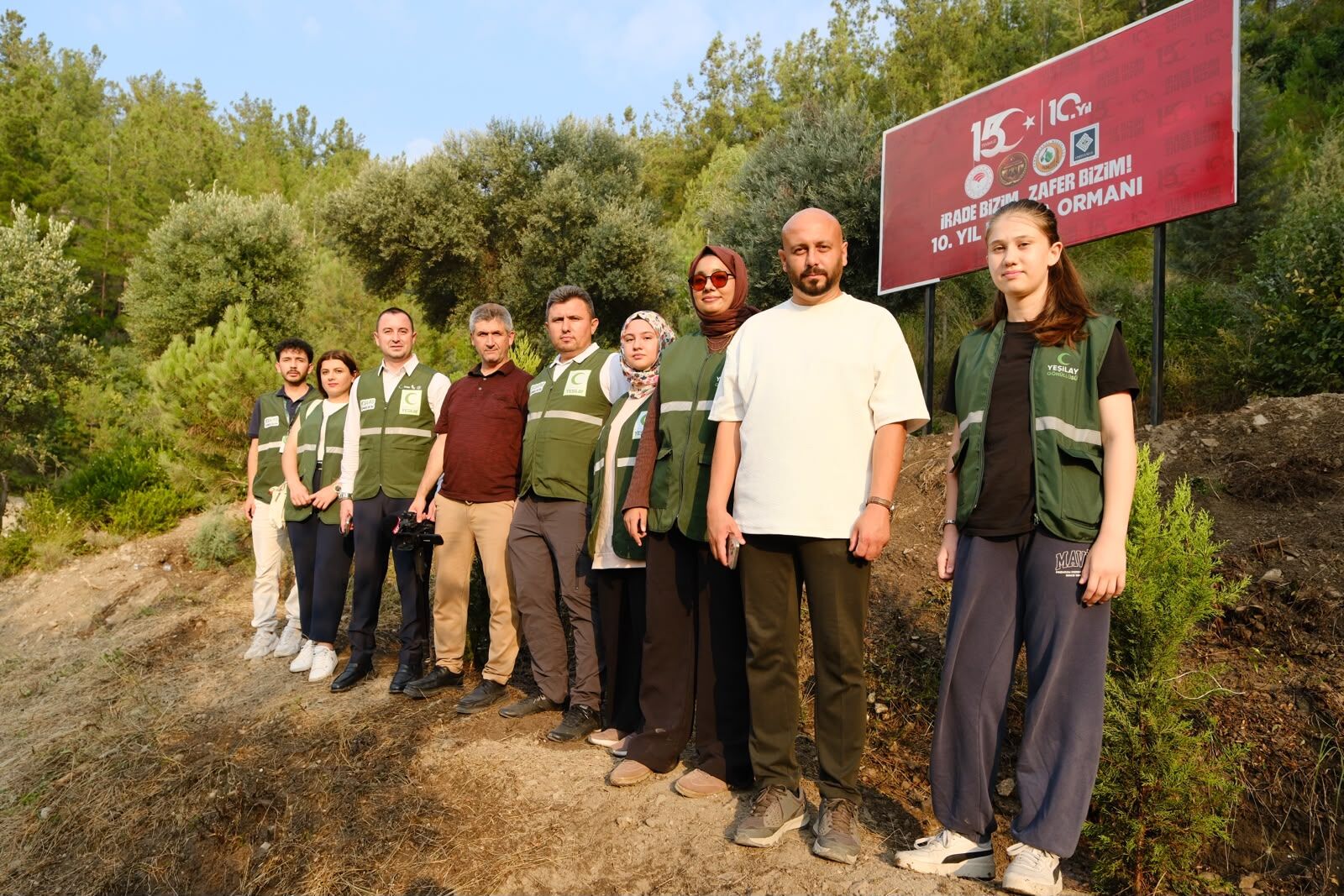 Yeşilay Gönüllülerinden 15 Temmuz Anısına Fidan Dikimi (3)