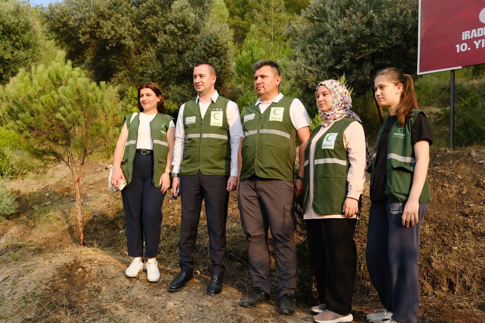 Yeşilay Gönüllülerinden 15 Temmuz Anısına Fidan Dikimi (4)