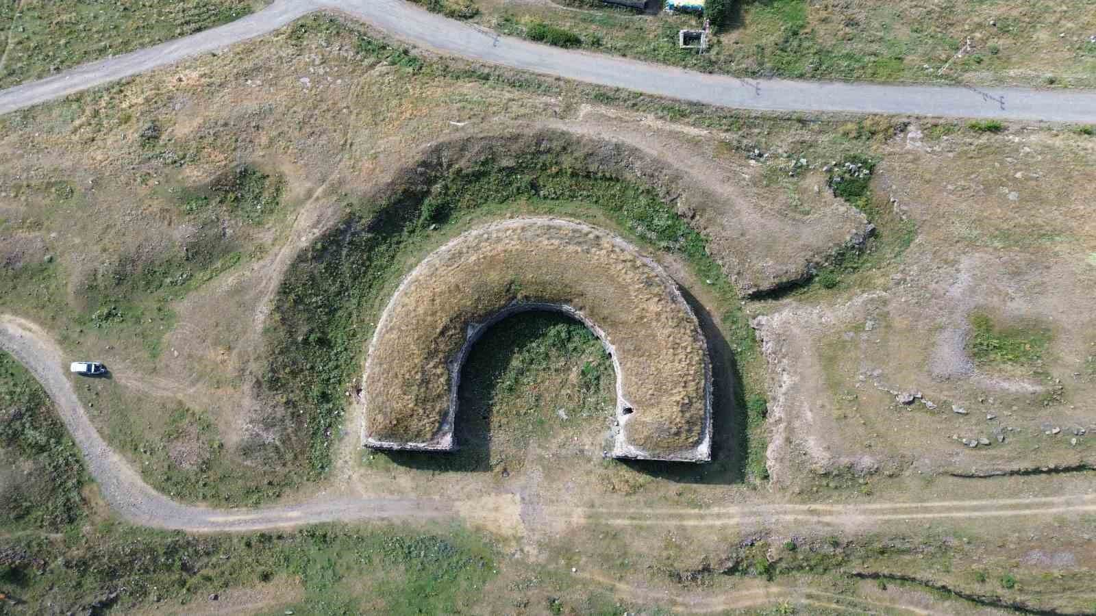 Kars’ın 200 Yıllık Gemli Tabya’sı Zamana Direniyor