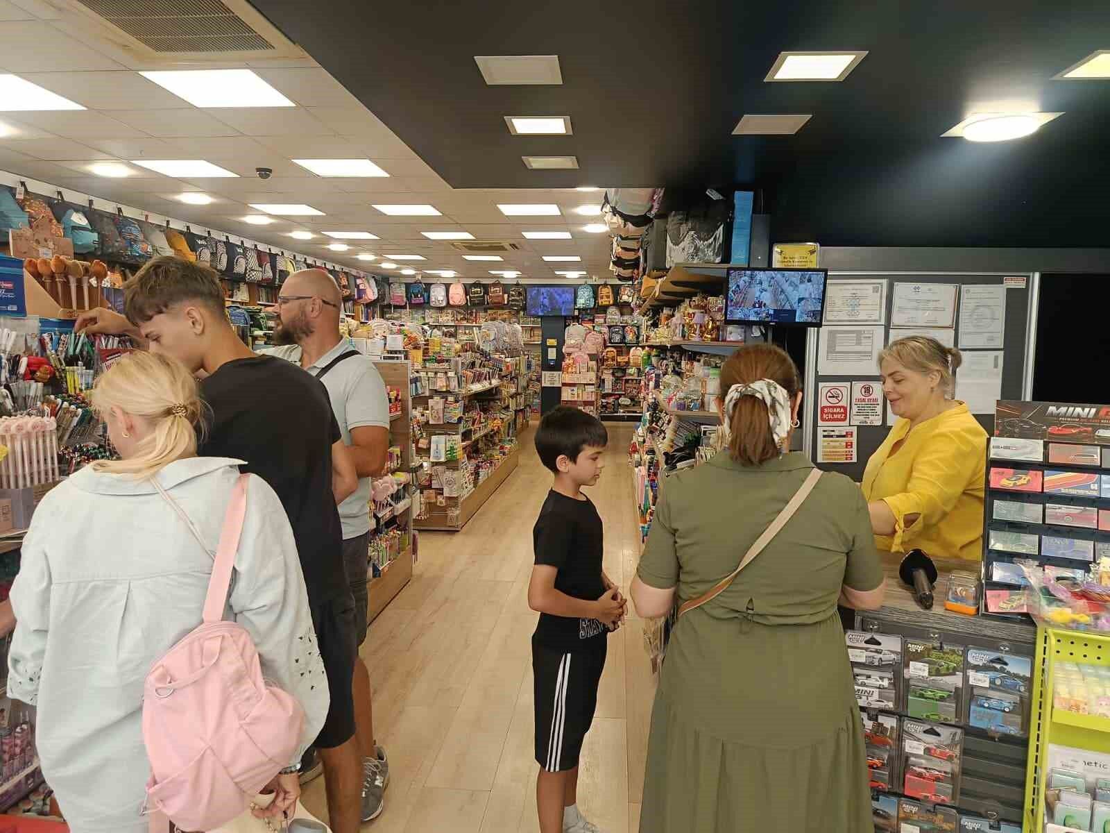 Edirne’de kırtasiyede robot asistan Ada dönemi