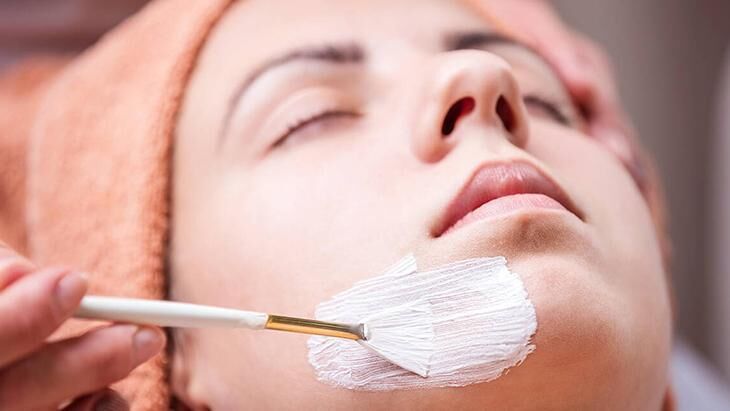 Retinol kullanımında bezelye kadar ürün yeterli