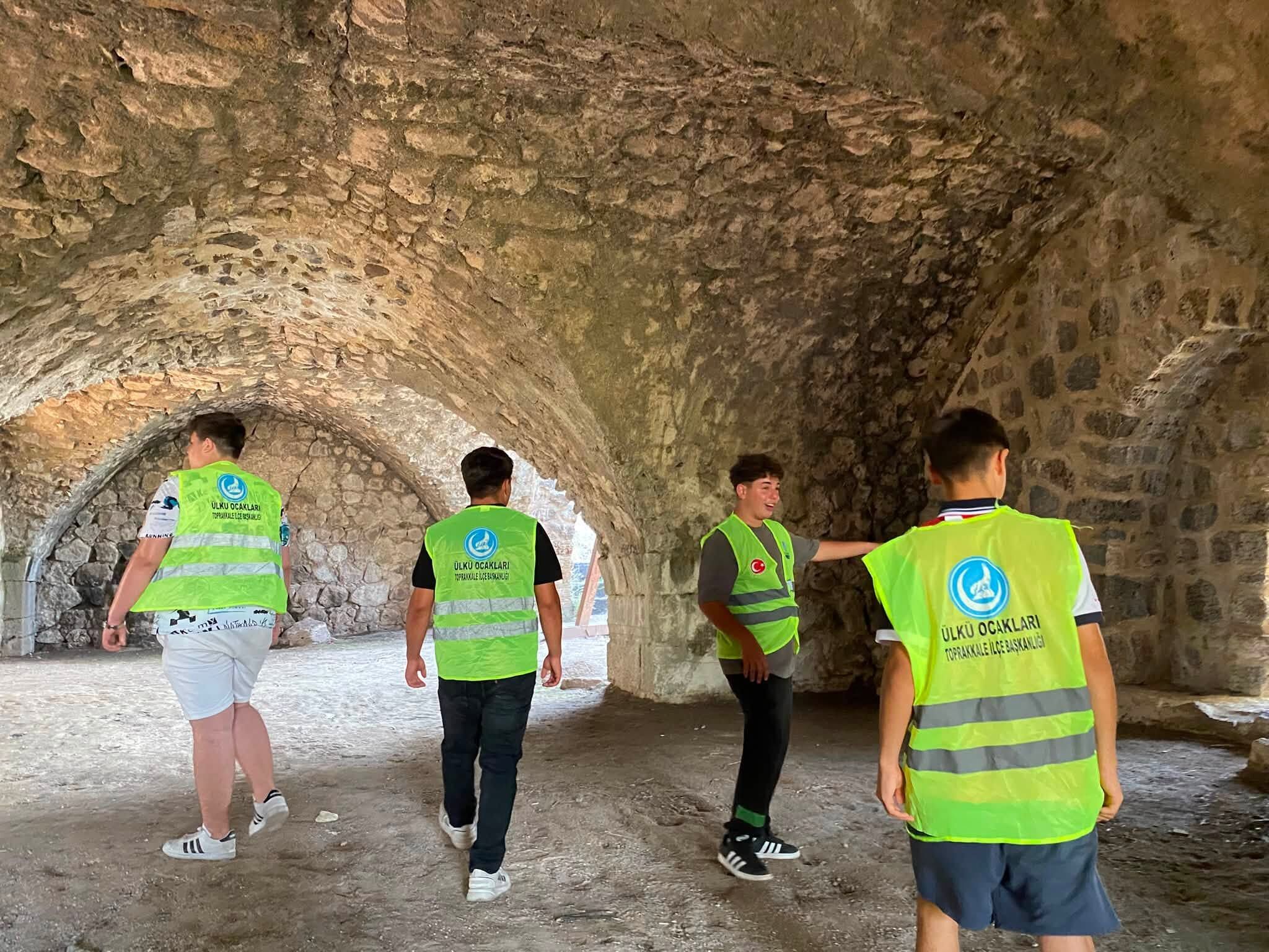 Ülkü Ocaklarından Toprakkale Kale Gezisi-2