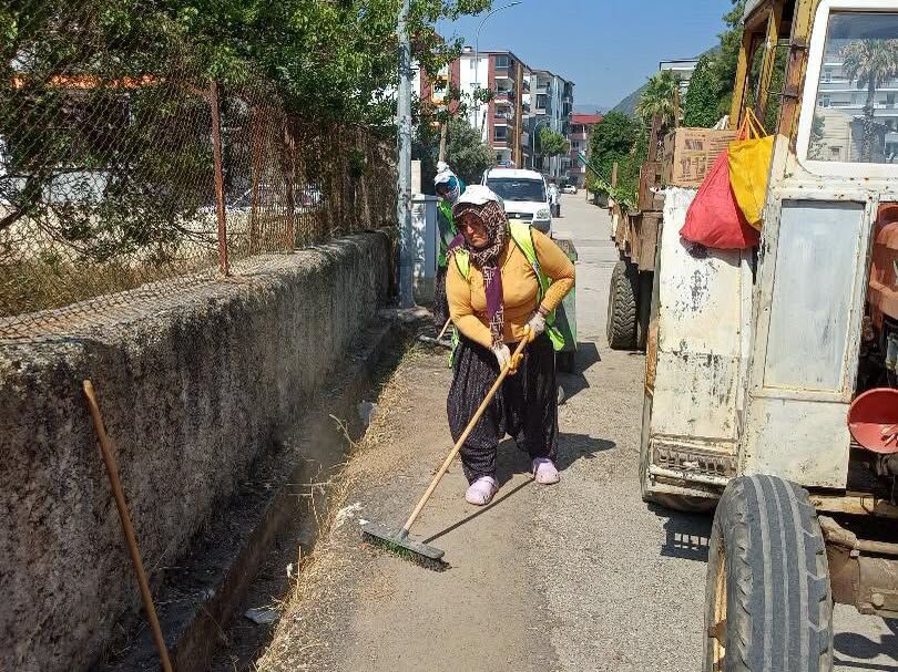 Osmaniye Bahçe Bahçelievler Mahallesi Temizleniyor-3