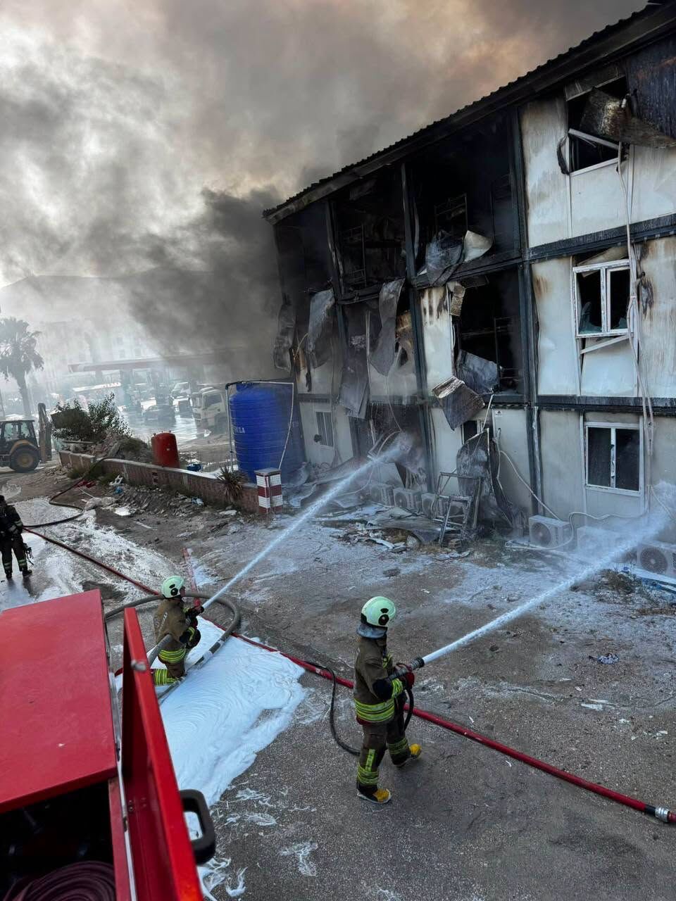Defne'deki Konteyner Yangını Kontrol Altına Alındı-3