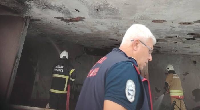 Arsuz'da İş Yeri Yangınında Facia Önlendi-2
