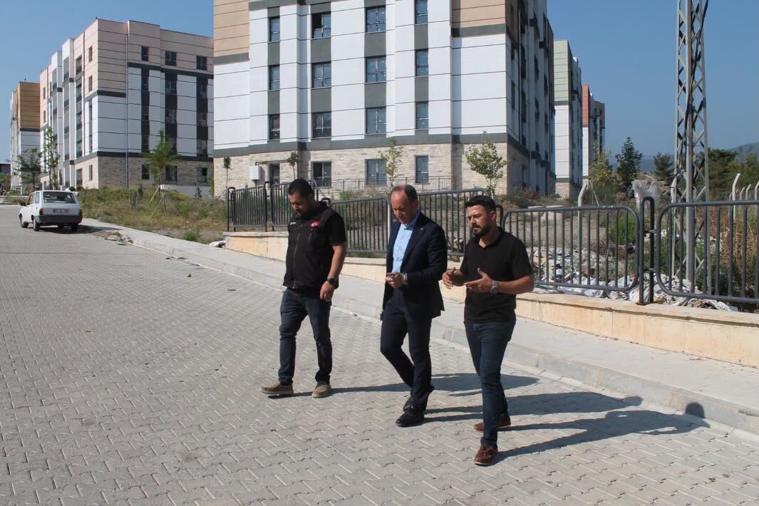 Erzin Kaymakamı Yunus Emre Akpınar Konutları İnceledi