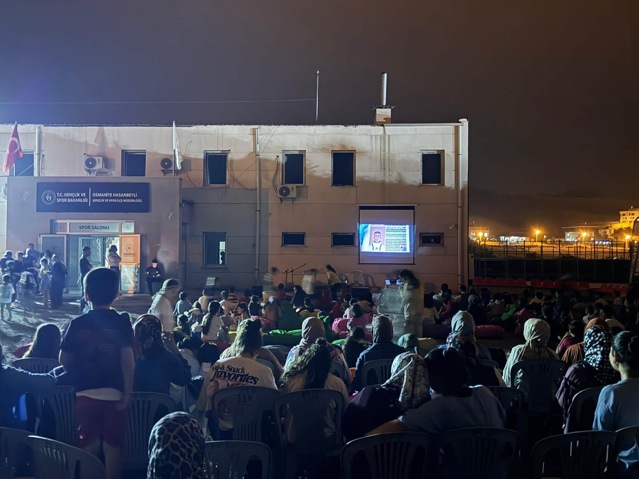 Hasanbeyli Kaymakamı Kürşat Yelli Sinema Keyfine Katıldı
