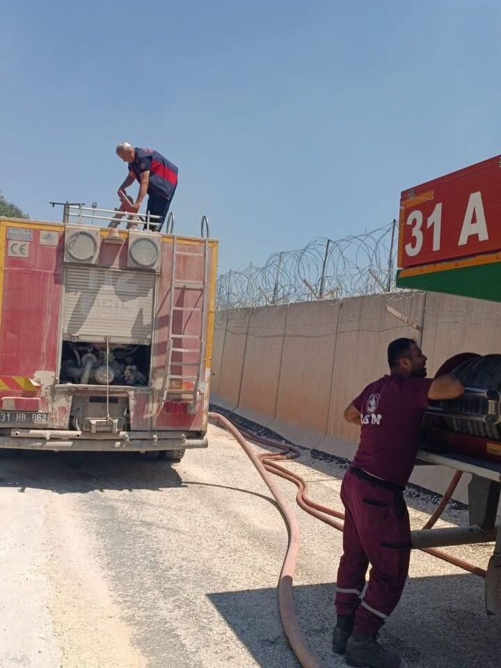 Yayladağı’nda Suriye’den Gelen Yangına Müdahale