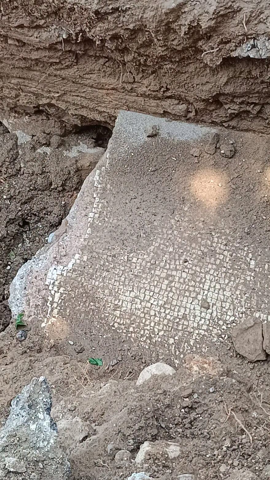 Reyhanlı’da kanalizasyon kazısında mozaik bulundu