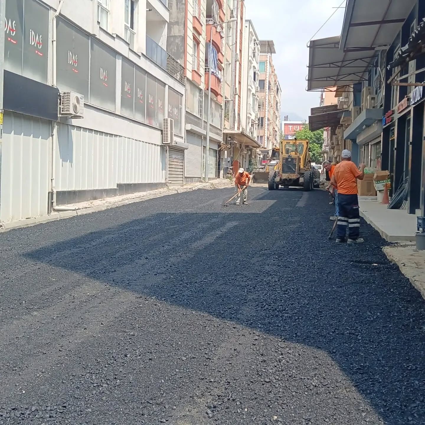 Dörtyol Sanayi Mahallesi’nde Asfalt Seferberliği