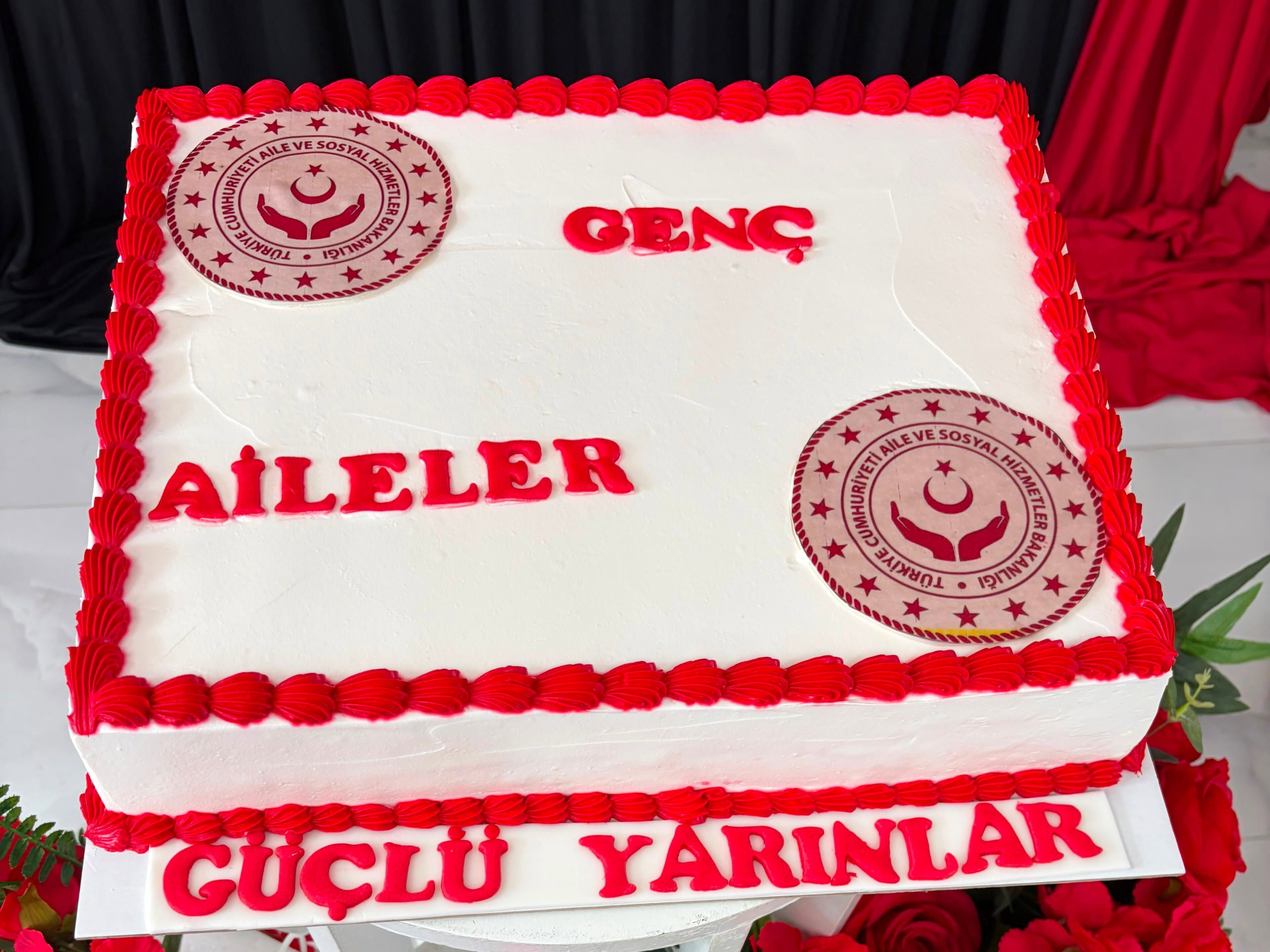 Düziçi Kaymakamı Kadir Yurdagül genç çiftlerle buluştu