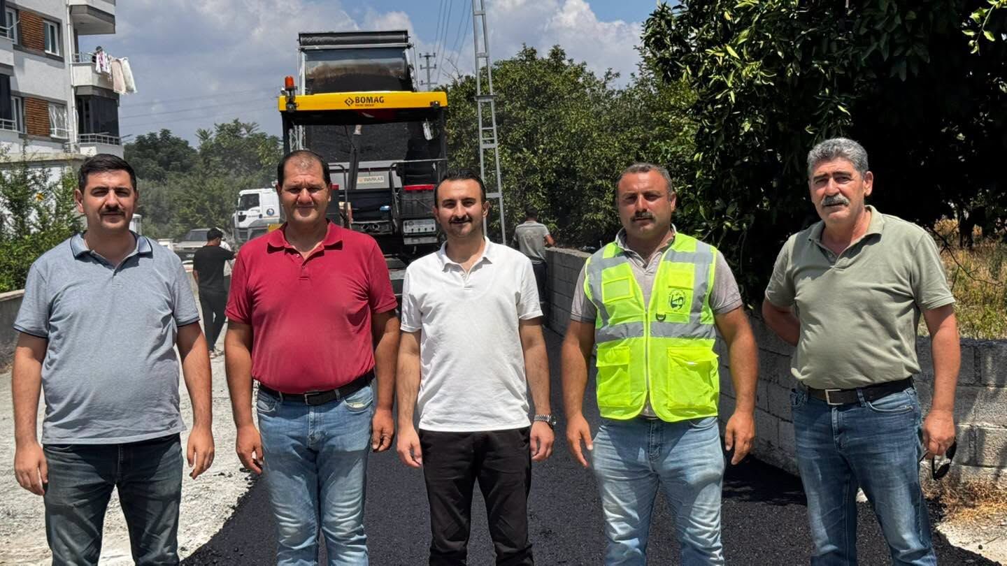 Erzin Yeni Mahalle’de sıcak asfalt çalışması