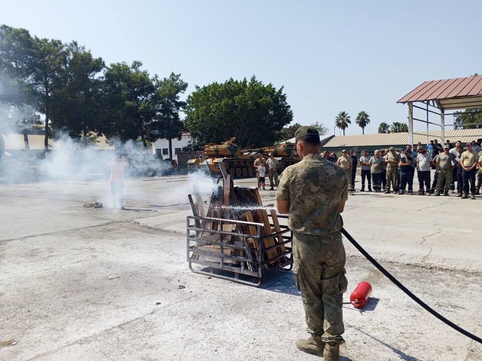 İskenderun’da Mehmetçiklere Yangın Eğitimi Verildi
